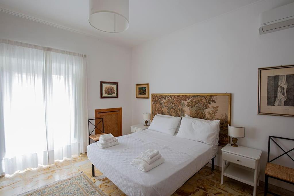 Dimora Al Colosseo, 2 Bedrooms Рим Экстерьер фото